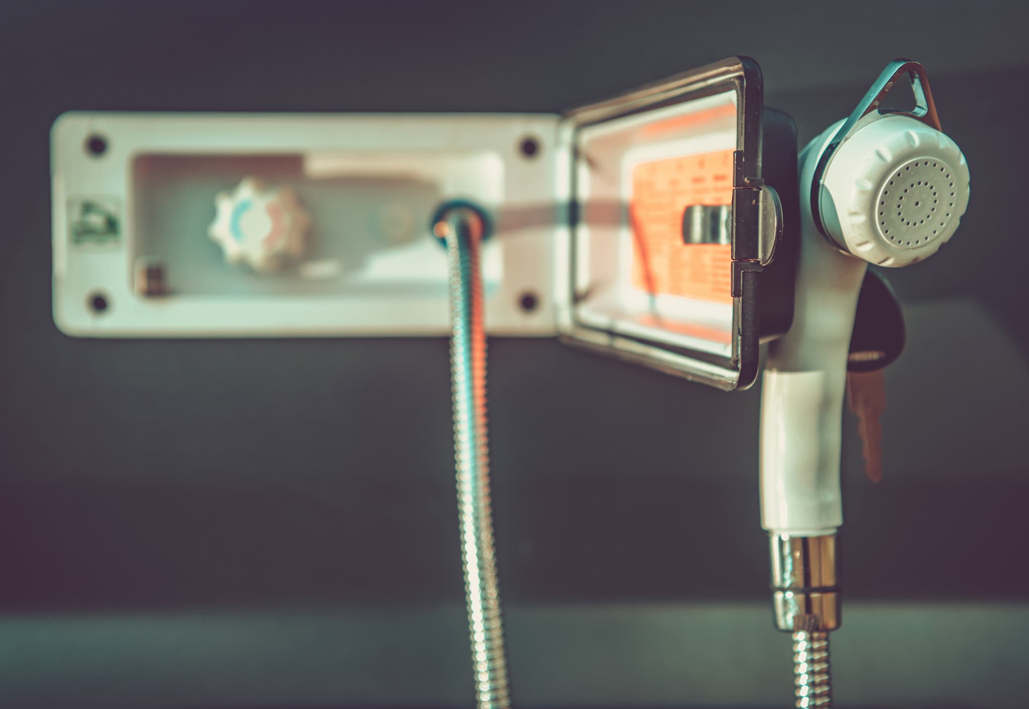 Choosing the Best Water Heater for Your Camper: Electric vs. Gas Options