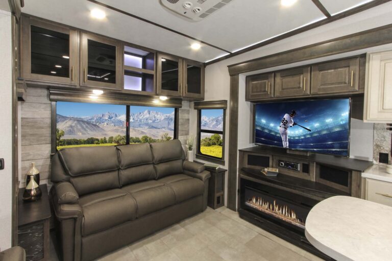 Paradigm of Luxury 370FB_living-room